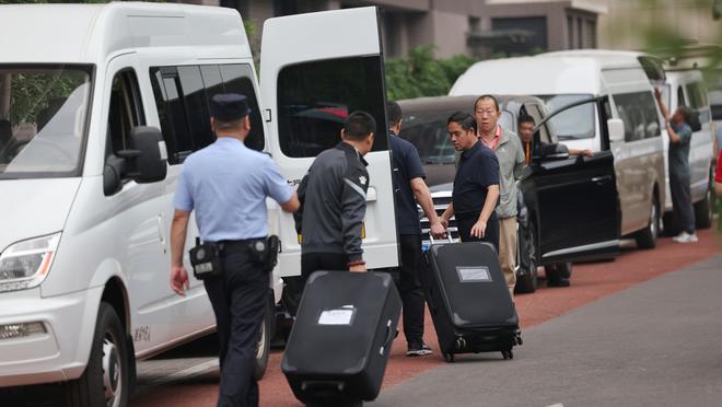 詹眉将背靠背出战对阵雷霆的比赛 雷迪什因腿筋伤势反复再次伤缺